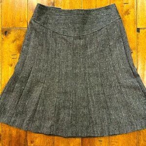 NWT BANANA REPUBLIC GRAY A LINE SKIRT